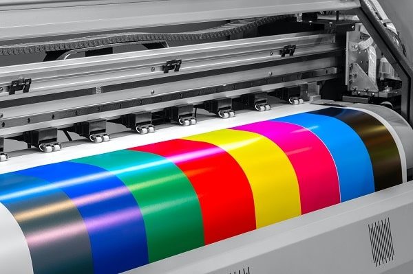 wide-format-inkjet-printer-prints-color-stripes-proofing_263512-887-min